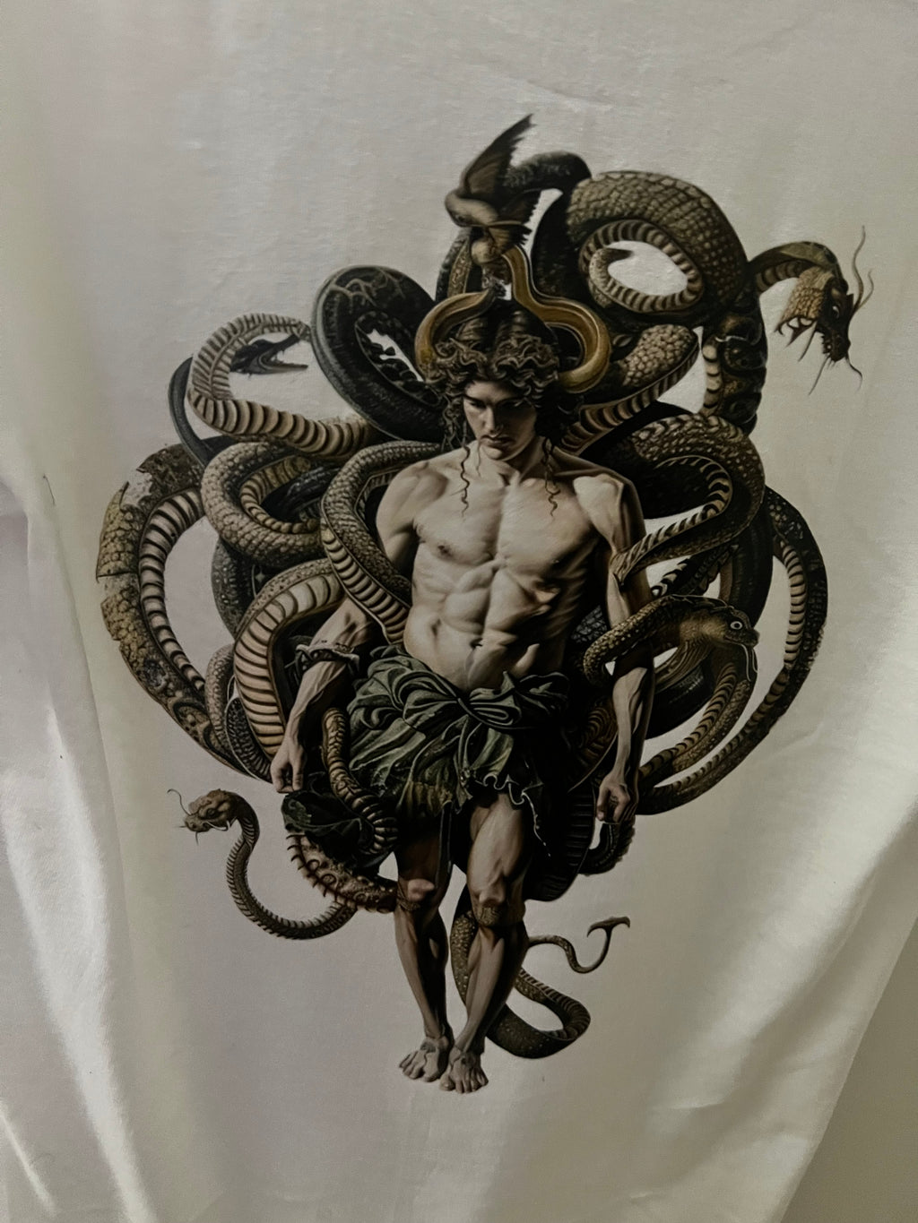 New drop inspired by mythology 🐍
Available in beige & white – limited stock, grab yours now!